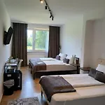 Fuchs & Hase Self Check In 3*