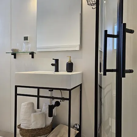 Fuchs & Hase Self Check In