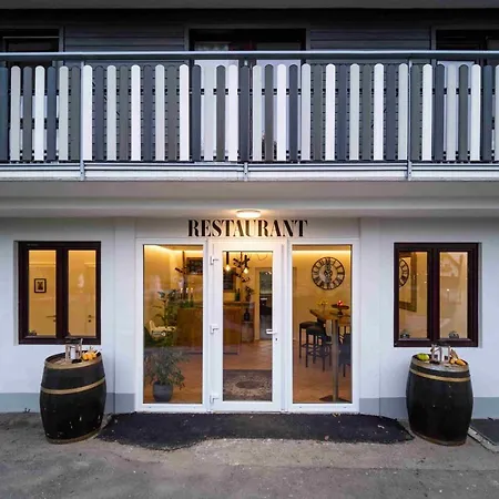 Fuchs & Hase Self Check In Rosegg