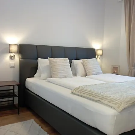 Fuchs & Hase Self Check In Hotel