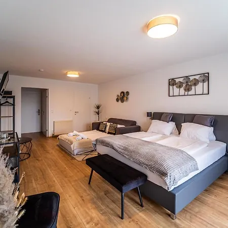 Fuchs & Hase Self Check In