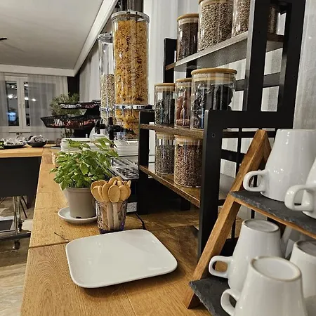 Fuchs & Hase Self Check In 3*