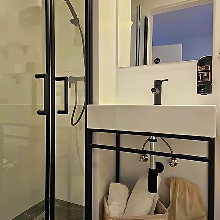 Fuchs & Hase Self Check In Hotel