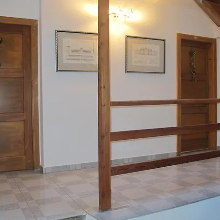 Fuchs & Hase Self Check In Rosegg