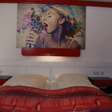 Fuchs & Hase Self Check In Hotel 3*