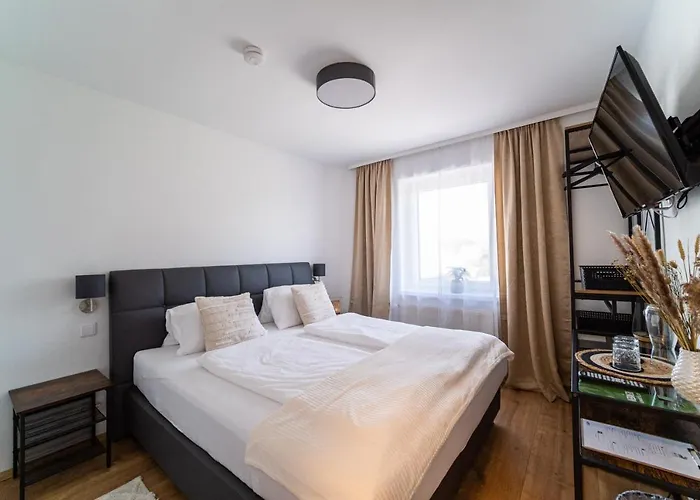 Fuchs & Hase Self Check In Hotell 3*