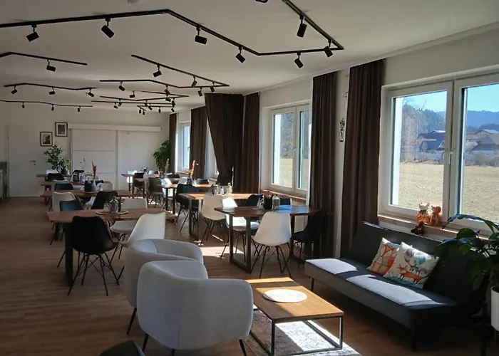 Fuchs & Hase Self Check In Hotell